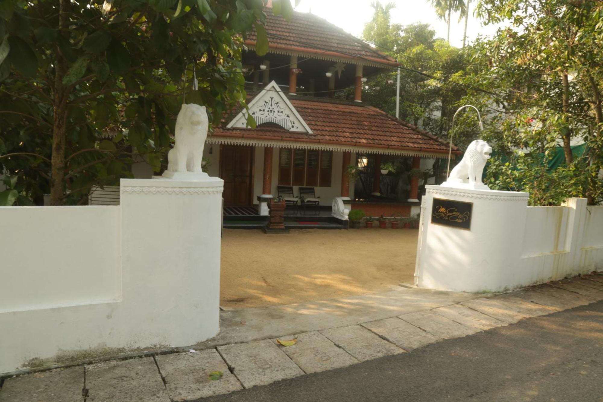 Mi Casa Tu Casa Homestay Коччи Экстерьер фото